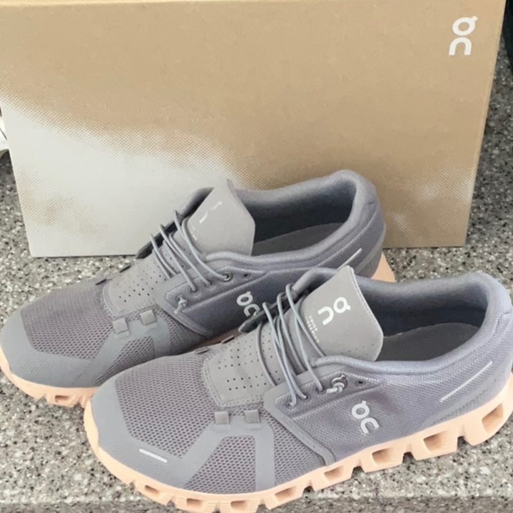Woman’s ON Cloud 5 Shoes